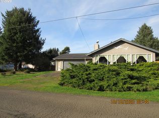 915 Nehalem Ave, Rockaway Beach, OR 97136