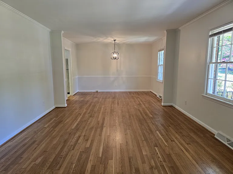 3703 Hickory Hill Dr — Photo 3