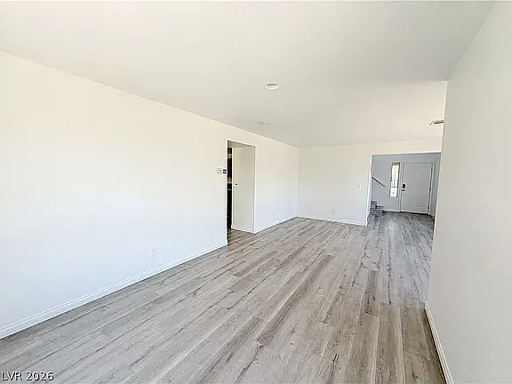 9070 Amanda Creek Ct — Photo 3