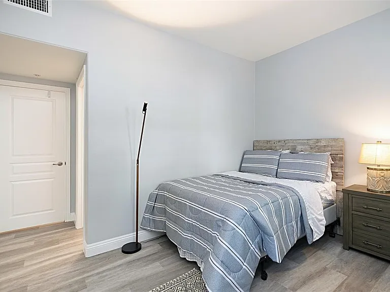 2266 Watermarke Pl — Photo 17