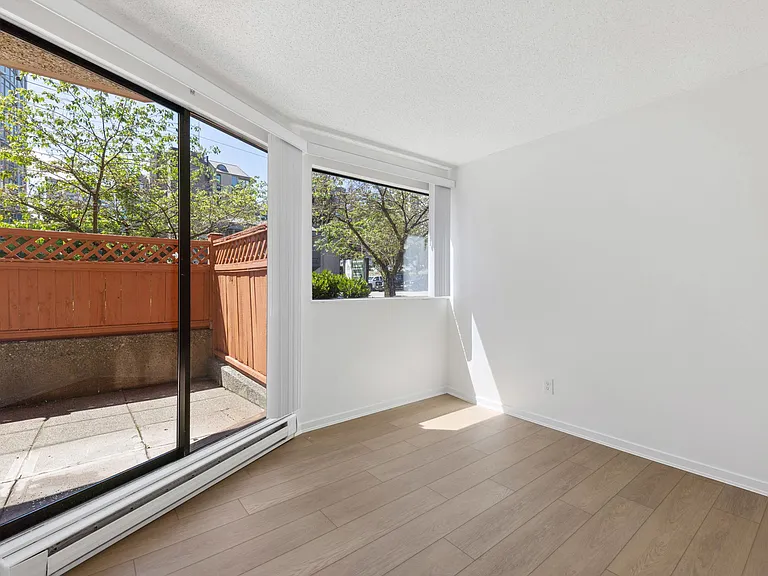 1045 Haro St — Photo 64