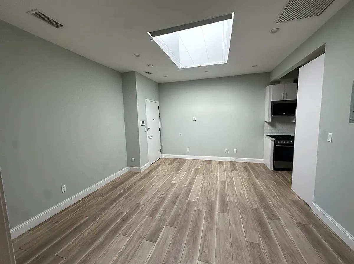 Building Photo - 51 Olive St #3
