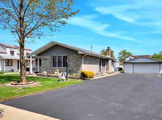 8001 S Lockwood Ave, Burbank, IL 60459