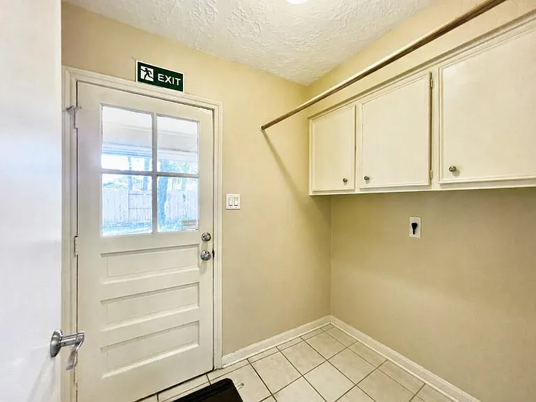 13935 Saint Marys Ln — Photo 18