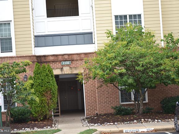 2nd image of 2102 Highcourt Ln APT 301