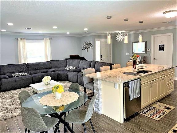 4th image of 7759 Hyacinth Dr