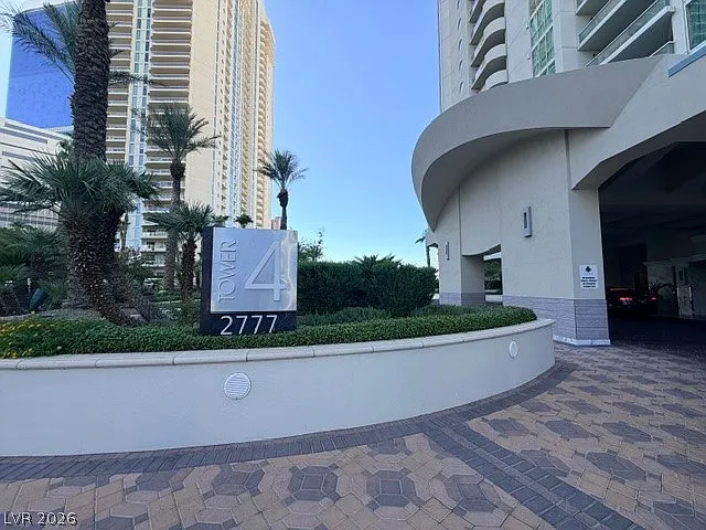 1 bed, 1.5 bath, 1179 sqft, $2,900 — Photo 2