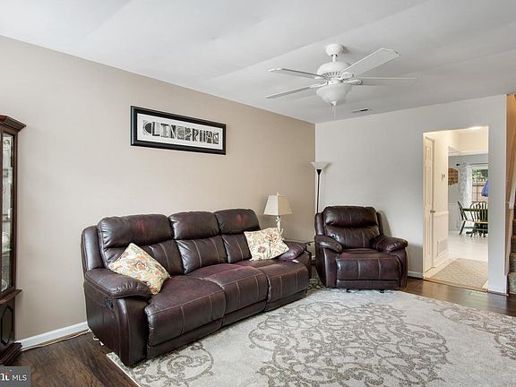 5th image of 32 Park Vallei Ln