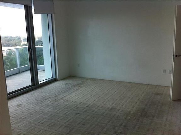 2nd image of 2627 Bayshore Dr #908