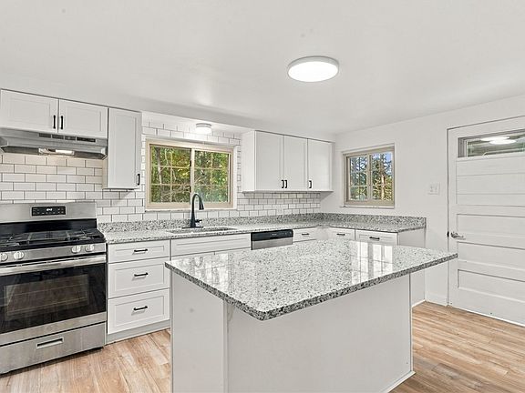 3rd image of 980 Old Coal Hollow Rd