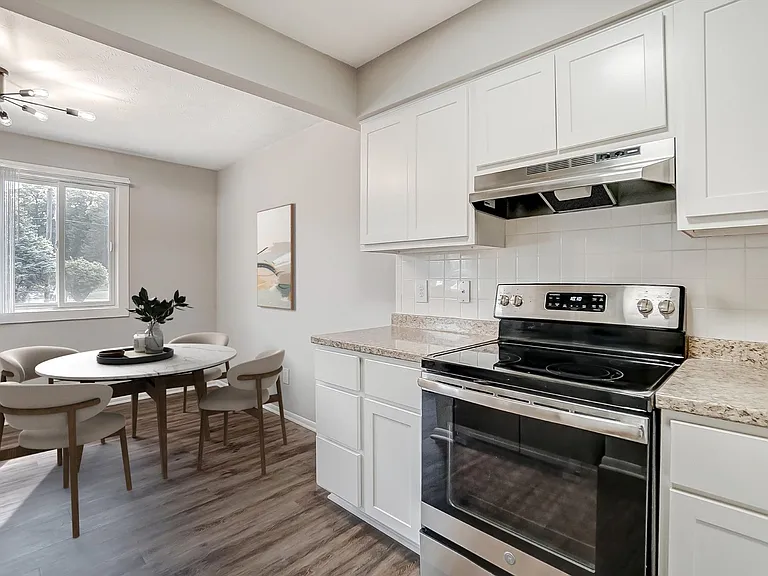 Northcrest Garden Apartments — Photo 14