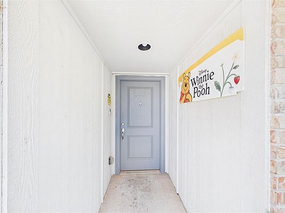 2nd image of 12500 Heritage Oaks Dr