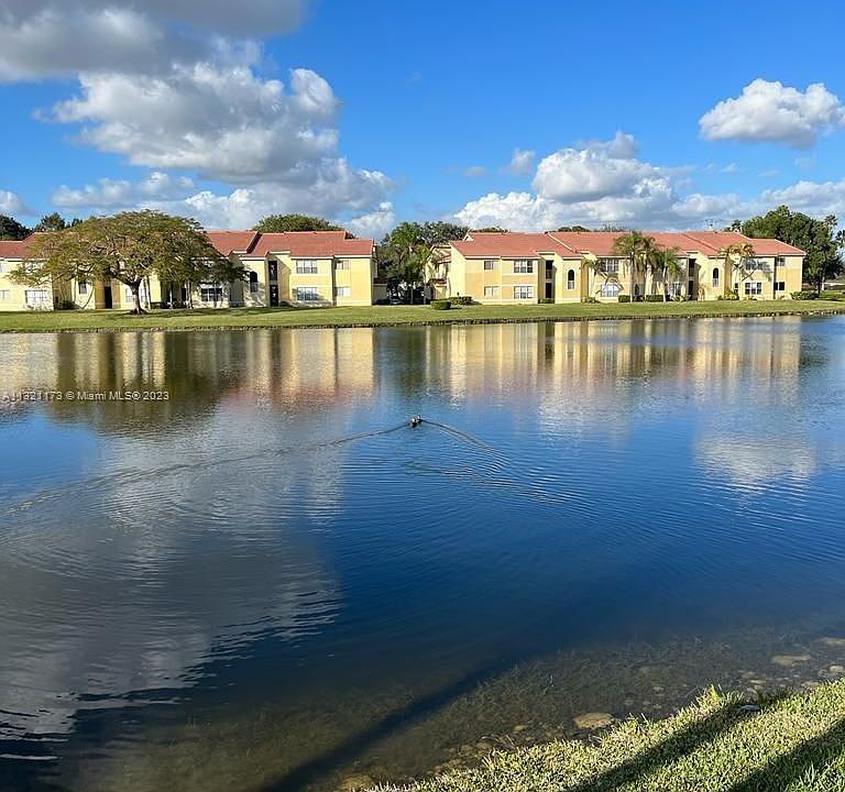 1st image of 643 Vista Isles Dr APT 1824