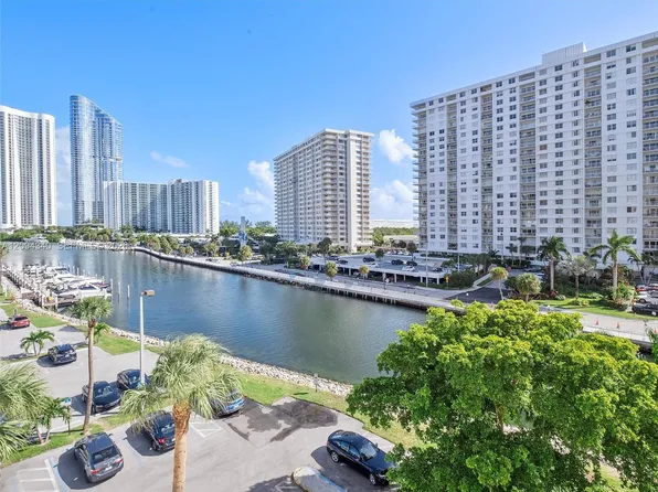 400 Kings Point Dr, Sunny Isles Beach, FL