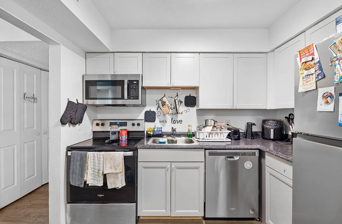 Annie Apartments — Photo 2