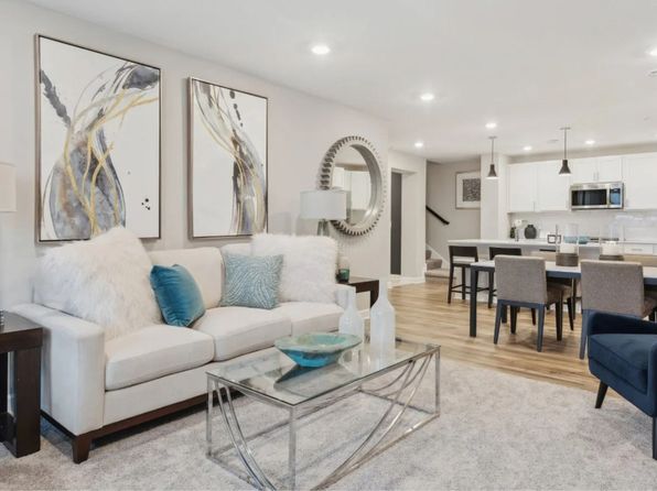 5235 Long Pointe Pass