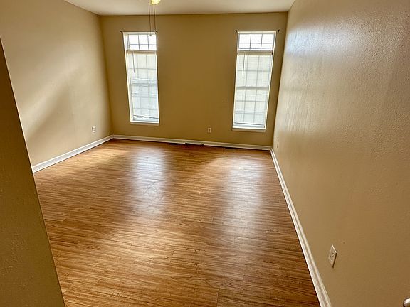 3rd image of 622 20th St #10755380