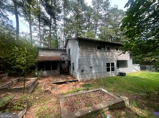 6717 Live Oak Ln, Douglasville, GA 30135