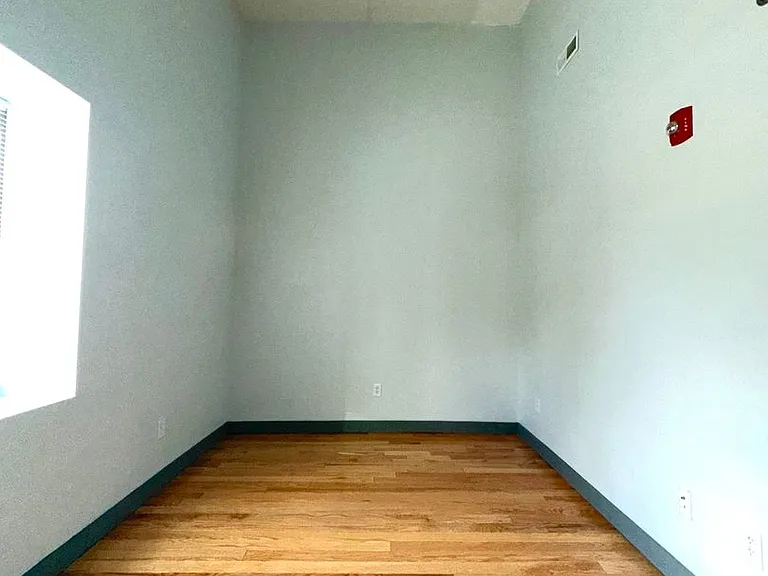 414 Crown St — Photo 12