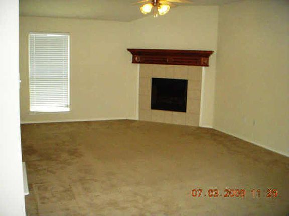 3rd image of 732 Horseshoe Ct