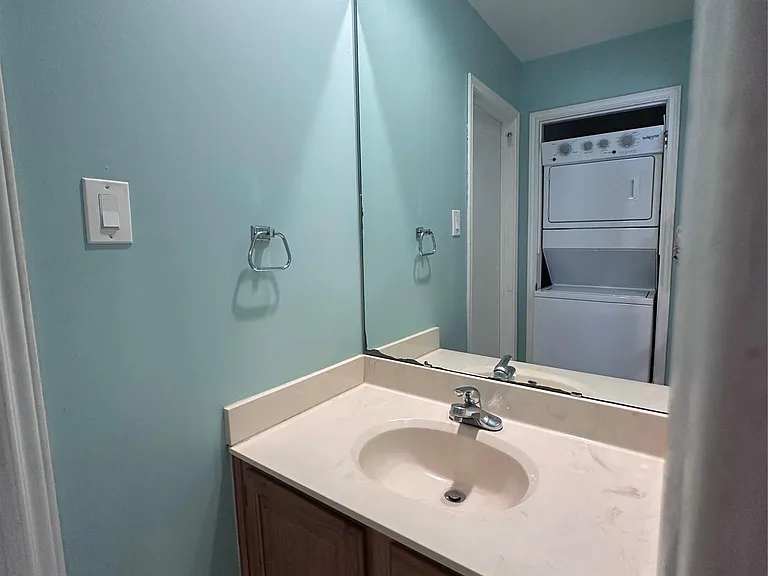 2409 Leon St #205 — Photo 15