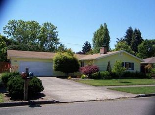 2666 Dover Dr, Eugene, OR 97404