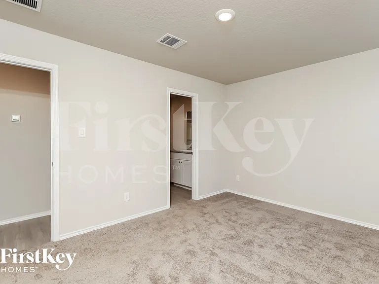 10610 Varmus Dr — Photo 9