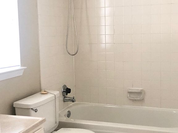 2nd image of 3238 Wykes Dr #3238