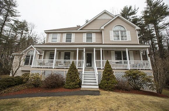 1st image of 3 Hyde Park Cir