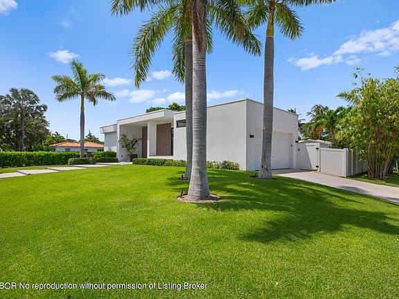 2nd image of 201 Santa Lucia Dr