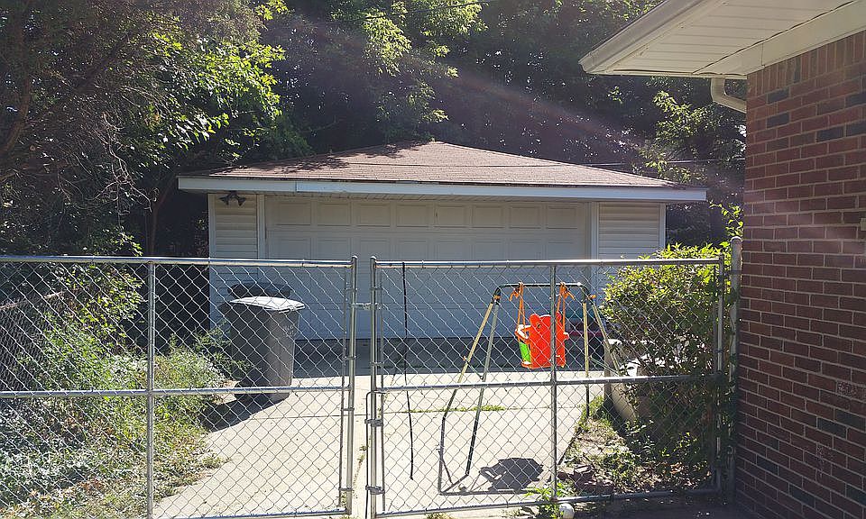 2nd image of 13536 Salem