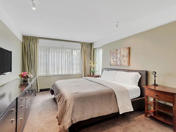 5th image of 415 E 52nd St APT 15AC
