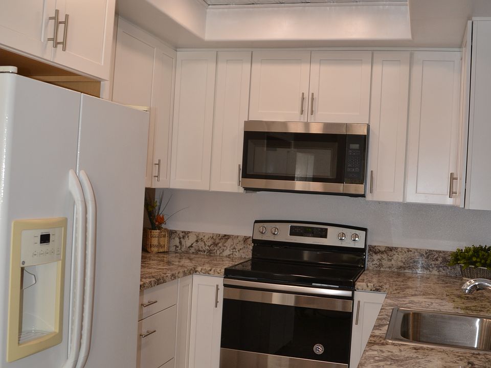 1st image of 2812 E Valley Pkwy Unit L