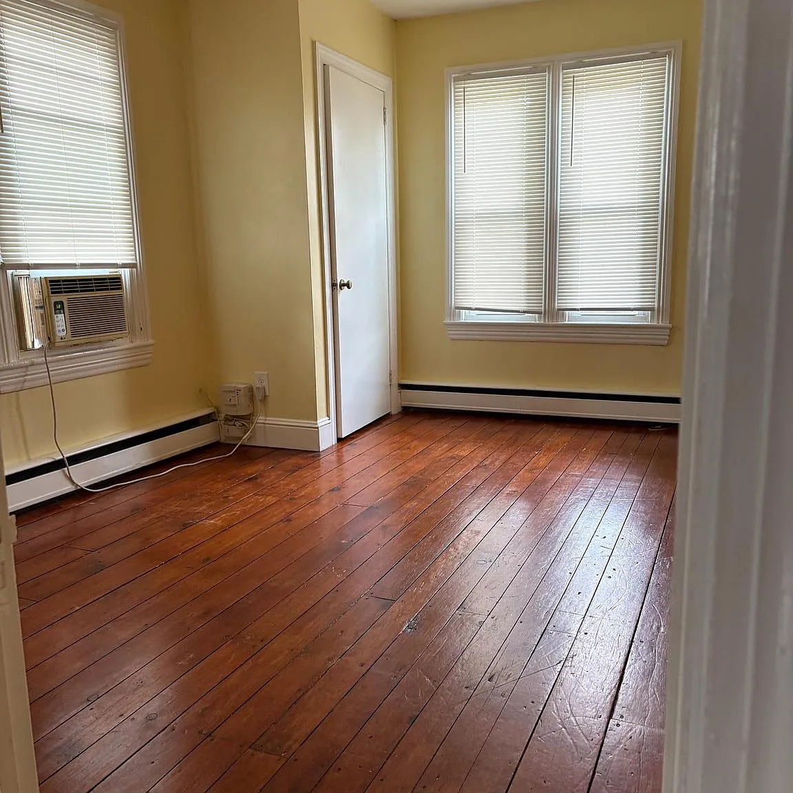 Studio, 1.0 bath, 1899 sqft, $1,400 — Photo 4