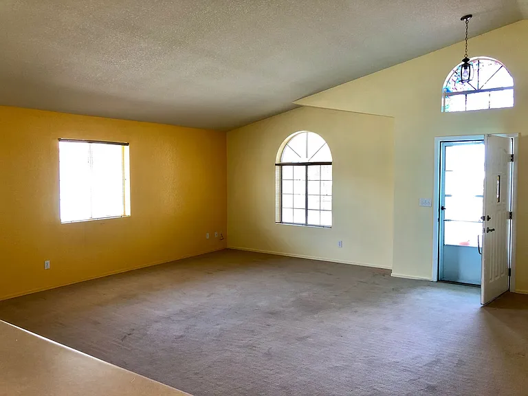 3905 Raymond Ave — Photo 8
