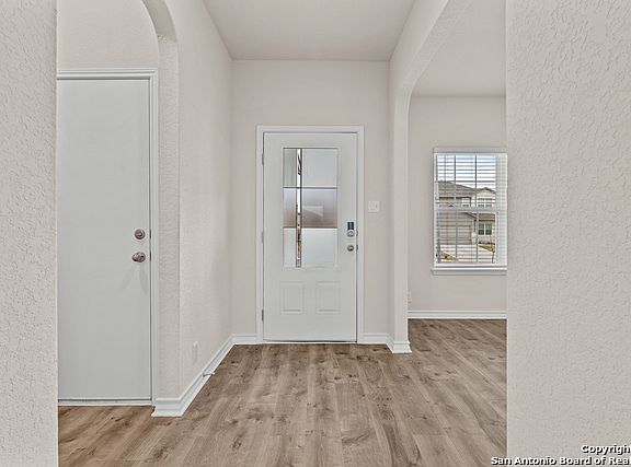 3rd image of 13526 Mendes Knl