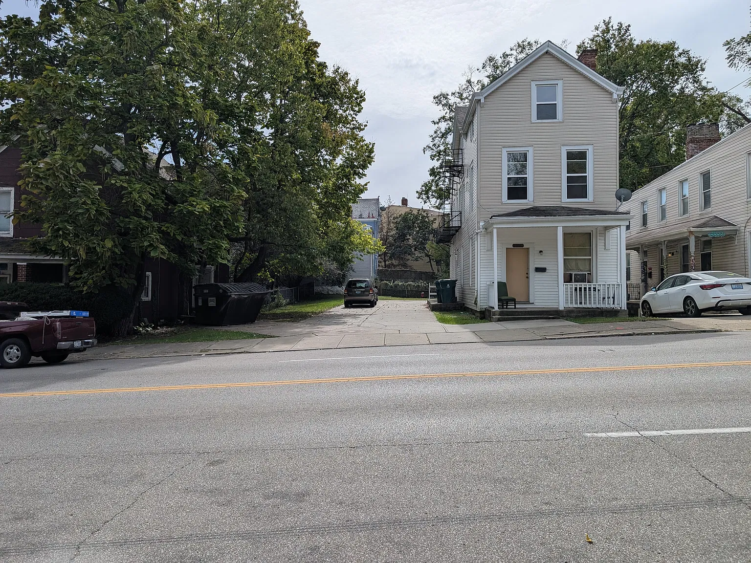 4 bed, 1231 sqft, $1,850 — Photo 1
