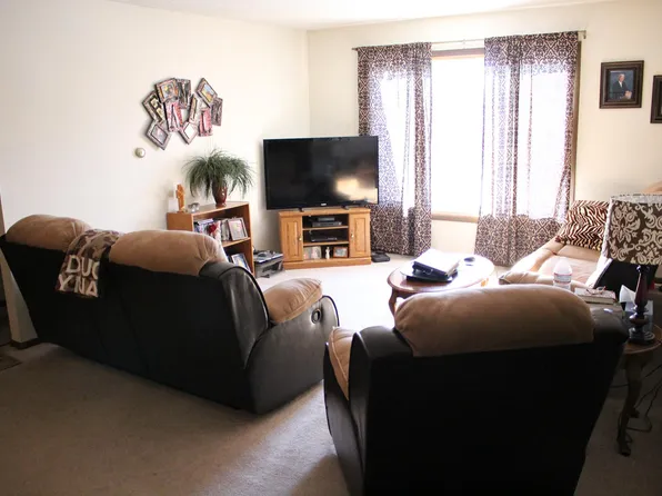 1209 Ravenwood Rd, Waterloo, IA 50702