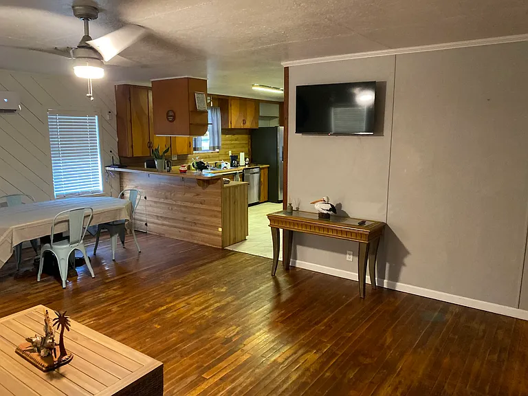267 E D St — Photo 11