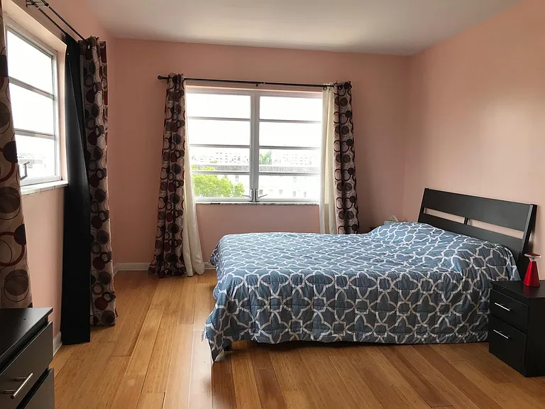 2200 E Hallandale Beach Blvd — Photo 4