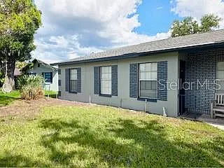 3 bed, 2.0 bath, 1303 sqft, $2,200 — Photo 2