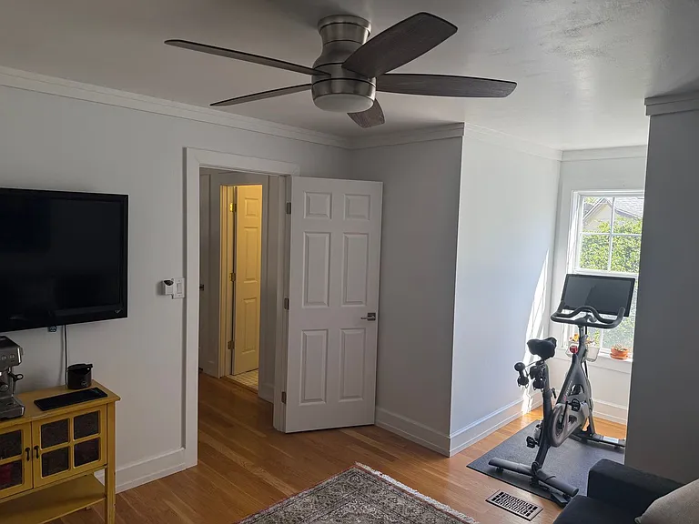 422 Canterbury Ct NW — Photo 26