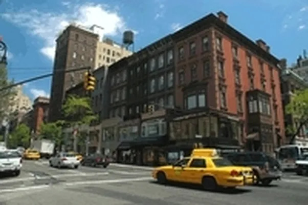 Rented by Avenues Real Estate | media 13