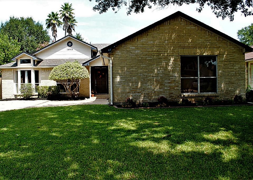 1st image of 16918 Applecross Ln