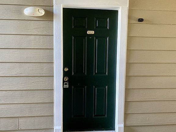 2nd image of 13015 Plantation Park Cir APT 1023