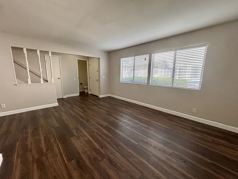 1055 Mohr Ln #B — Photo 7