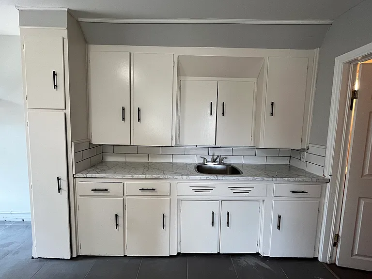 807 Wellington Ave #1 — Photo 4