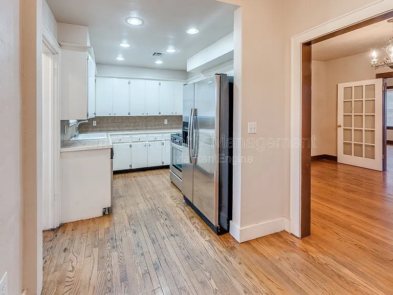 2605 NW 24th St — Photo 8