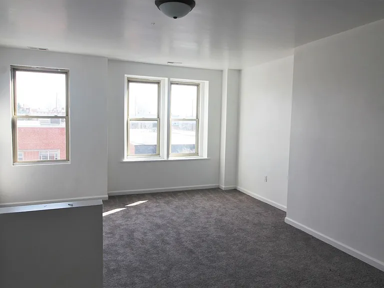 2516 N. Charles St. — Photo 8