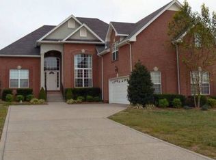 102 Strathmore Ct, Hendersonville, TN 37075
